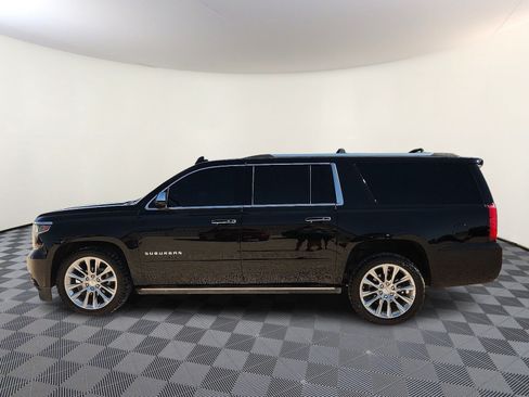 Used 2019 Chevrolet Suburban Premier w/ Premier Plus Edition RWD image 2