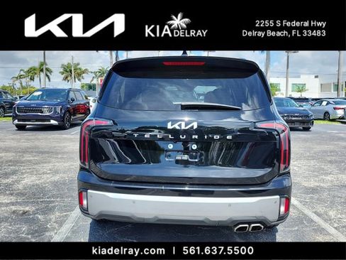 Used 2024 Kia Telluride EX w/ EX Captain's Chair Package FWD image 4