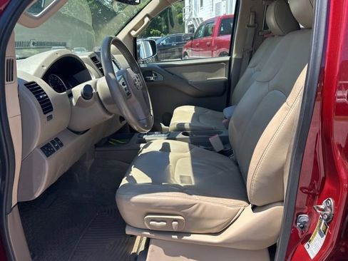Used 2014 Nissan Frontier SL AWD/4WD image 12