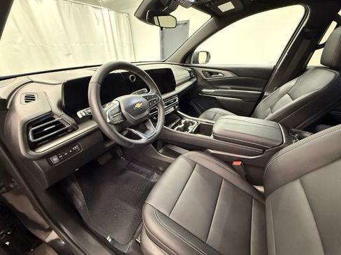 Used 2026 Chevrolet Traverse LT AWD/4WD image 12