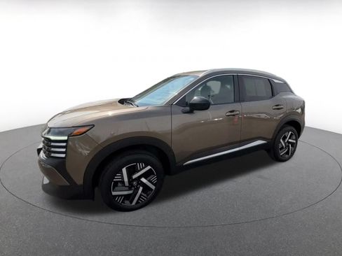 Used 2026 Nissan Kicks SV FWD image 8