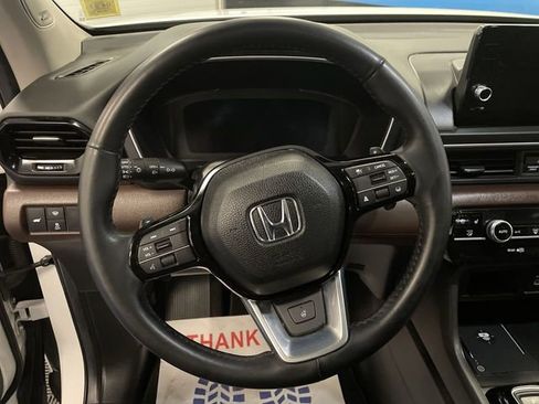 Used 2025 Honda Pilot Elite image 14