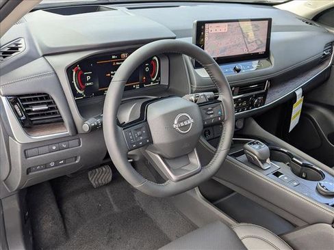 New 2026 Nissan Rogue Platinum image 3