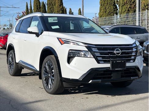 New 2026 Nissan Rogue Platinum w/ Tech Package image 3