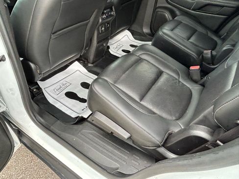 Used 2018 GMC Acadia SLT AWD/4WD image 9