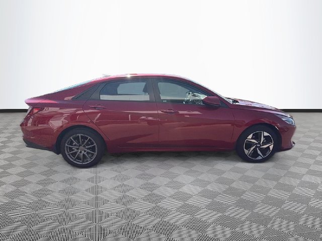 Used 2023 Hyundai Elantra SEL w/ Convenience Package FWD image 8