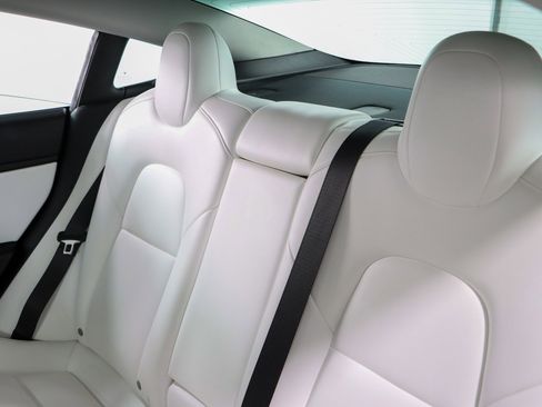 Used 2020 Tesla Model 3 Performance image 22