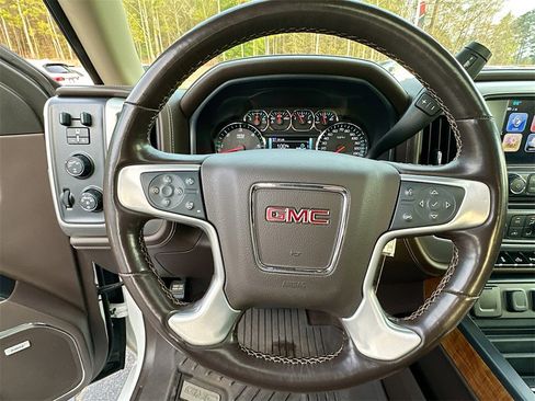 Used 2018 GMC Sierra 1500 SLT image 18