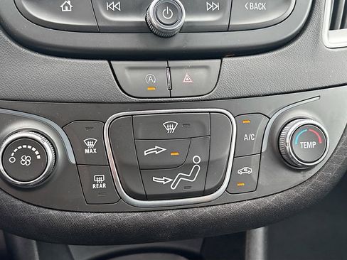 Used 2025 Chevrolet Malibu RS FWD image 16