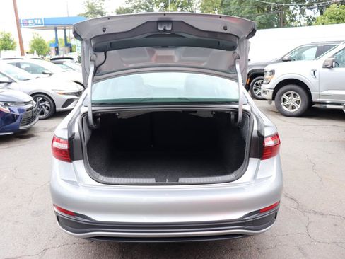 Used 2024 Volkswagen Jetta SE FWD image 48