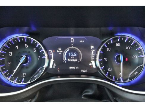 Used 2023 Chrysler Pacifica Touring-L FWD image 16