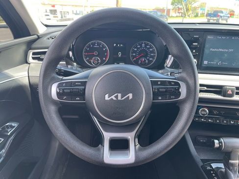 Used 2023 Kia K5 LXS image 12