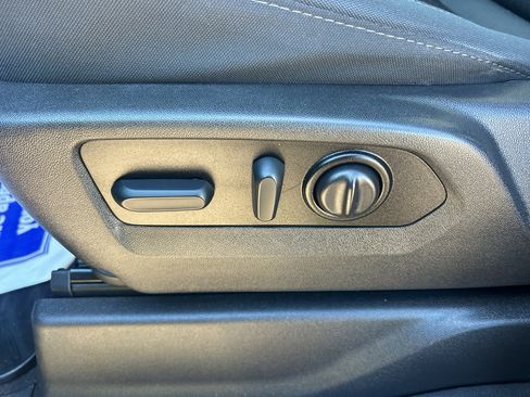 Used 2022 Chevrolet Silverado 1500 Custom w/ Safety Confidence Package image 12