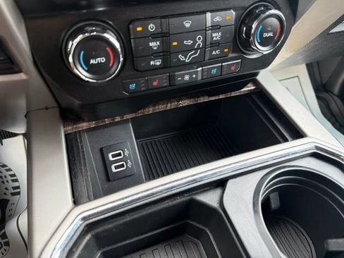 Used 2018 Ford F350 Lariat w/ Chrome Package AWD/4WD image 32