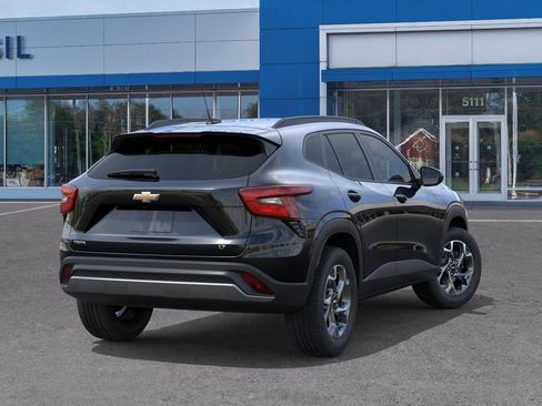 New 2026 Chevrolet Trax LT w/ LT Convenience Package FWD image 4