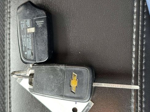 Used 2017 Chevrolet Equinox LT image 30