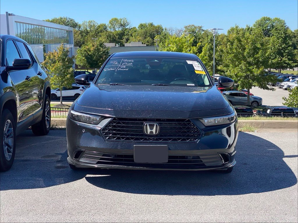 Used 2023 Honda Accord EX-L image 2