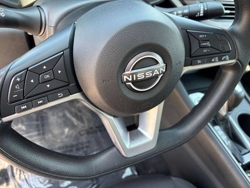 Used 2025 Nissan Altima 2.5 SV FWD image 23