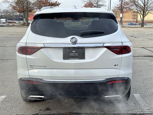 Used 2023 Buick Enclave Essence w/ Experience Buick Package image 4