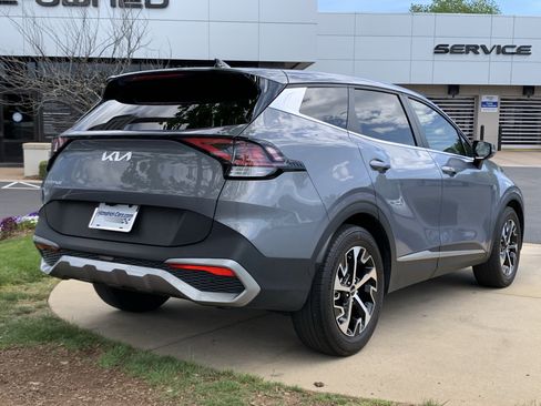 Used 2023 Kia Sportage EX image 10