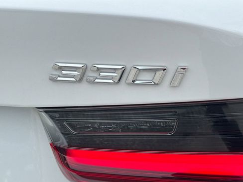 Used 2023 BMW 330i Sedan w/ Convenience Package RWD image 11