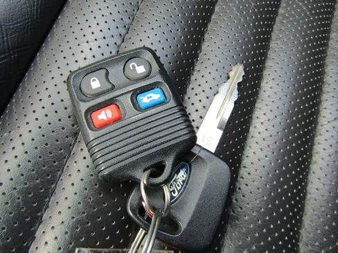 Used 2002 Ford Thunderbird image 39