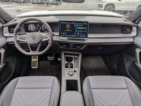 New 2026 Volkswagen Tiguan SE R-Line AWD/4WD image 24