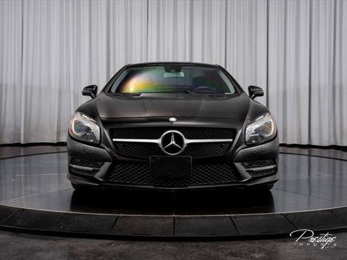Used 2015 Mercedes-Benz SL 550 image 2