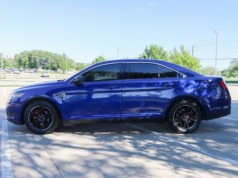 Used 2015 Ford Taurus SE image 4