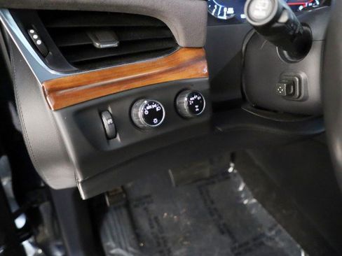 Used 2017 Cadillac Escalade Luxury AWD/4WD image 21
