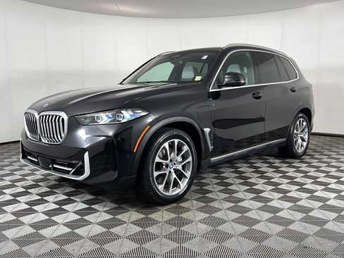 Used 2024 BMW X5 xDrive50e w/ Premium Package AWD/4WD image 10