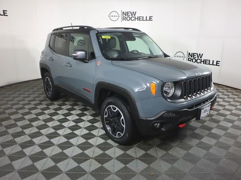 Used 2015 Jeep Renegade Trailhawk w/ Premium Leather Group AWD/4WD image 5