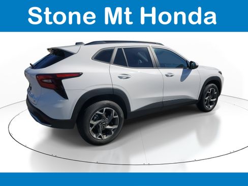 Used 2024 Chevrolet Trax LT image 6