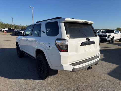 Used 2022 Toyota 4Runner TRD Off-Road Premium w/ Moonroof Package image 2