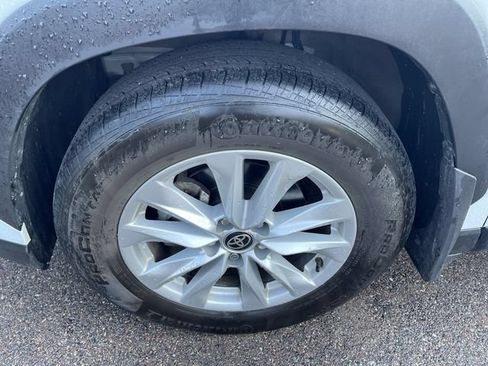 Certified 2023 Toyota Corolla Cross LE AWD/4WD image 5
