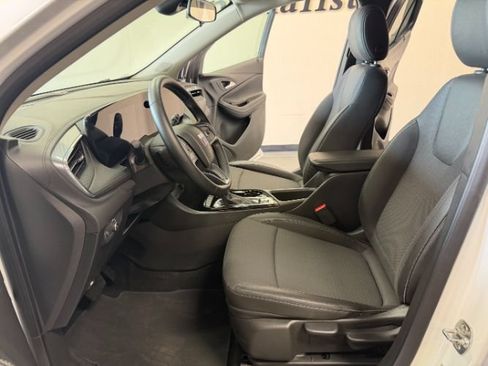 Used 2025 Buick Encore GX Preferred AWD/4WD image 12