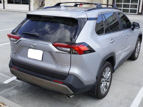 Used 2024 Toyota RAV4 Limited w/ Advanced Technology Package image 6