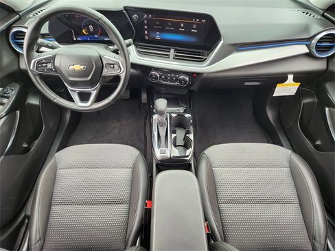 Certified 2024 Chevrolet Trax LT w/ Sunroof Package image 25