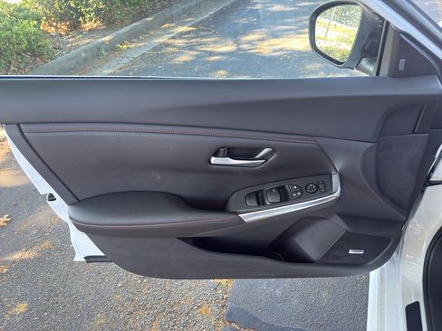 New 2025 Nissan Sentra SR image 17