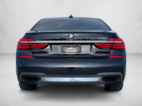Used 2017 BMW 750i RWD image 4