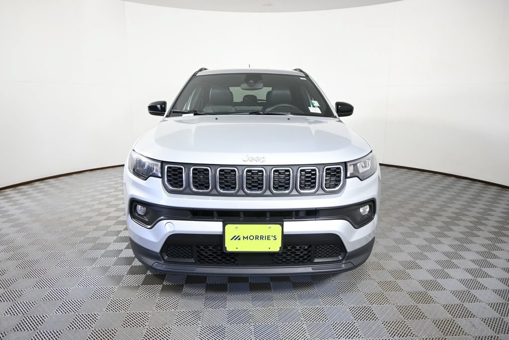 Used 2024 Jeep Compass Latitude AWD/4WD image 10