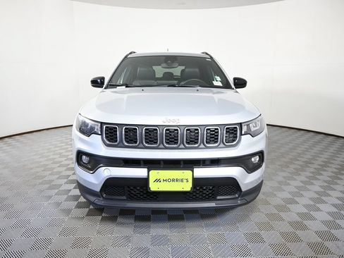 Used 2024 Jeep Compass Latitude AWD/4WD image 10