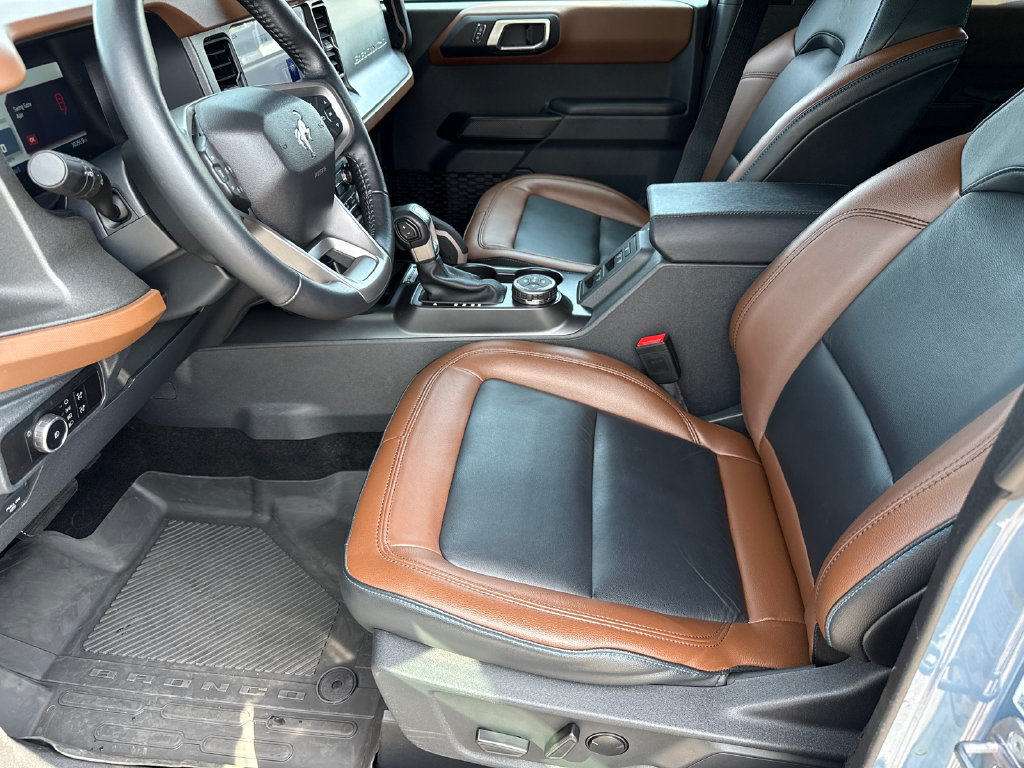 Used 2024 Ford Bronco Outer Banks w/ Sasquatch Package AWD/4WD image 9