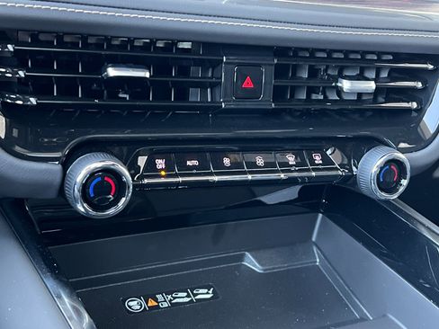 New 2026 Chevrolet Suburban Premier w/ Sun And Tow Package AWD/4WD image 21