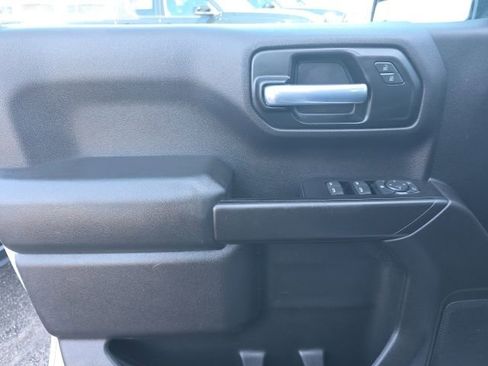 Used 2020 Chevrolet Silverado 1500 Custom w/ Custom Value Package image 15