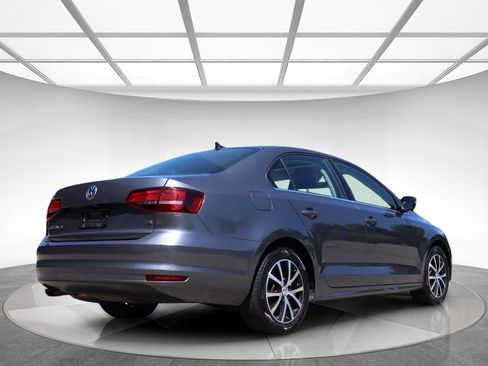 Used 2018 Volkswagen Jetta SE FWD image 6