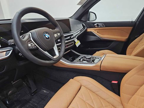 New 2026 BMW X5 xDrive50e w/ Climate Comfort Package image 2