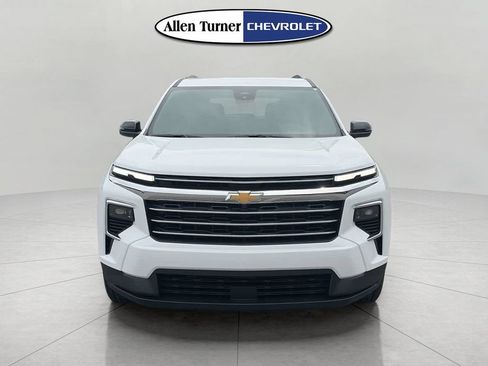 Used 2026 Chevrolet Traverse LT w/ Driver Confidence Package FWD image 2