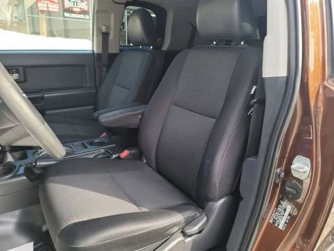 Used 2014 Toyota FJ Cruiser 4WD w/ Convenience Package image 13