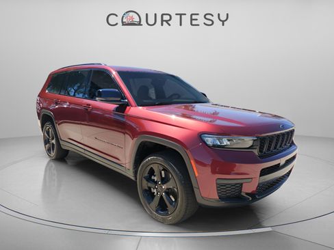 Certified 2023 Jeep Grand Cherokee L Laredo image 4